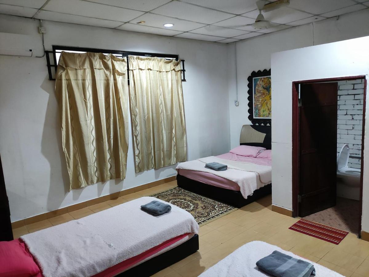Kencana Guest House Pantai Cenang  Zimmer foto